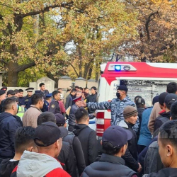 Сегизинчи кабаттан секирген адам ооруканага жетпей каза болгон