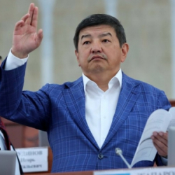 Акылбек Жапаров Кыргызстандагы бай менен кедейлердин санын айтты