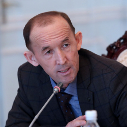 Абдывахап Нурбаев: «Турмушка чыгам деген кыздар кара далы болуп кетпесин…»