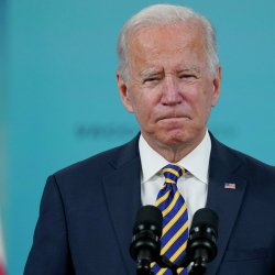 Үргүлөп кеткен Байден. Глазгодогу саммиттен тартылган видео