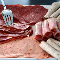 Диетолог перечислила повышающие давление продукты