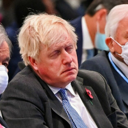 ВИДЕО - Саммитте «өзүн кармай албай», уят болгон президенттер