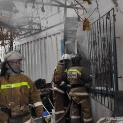 ВИДЕО - Бишкекте тигүү цехи өрттөнүп жатат