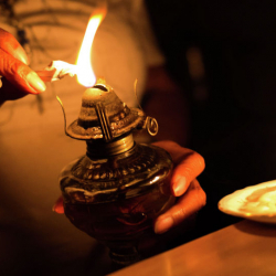 Чектөөдөн улам электр жарыгы өчсө эмне кылуу керек. Расмий жооп