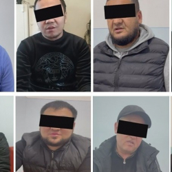 ВИДЕО - Кылмыштуу топтун мүчөлөрү сүйлөшүү иштерин жүргүзүү үчүн УКМКга жеткирилди