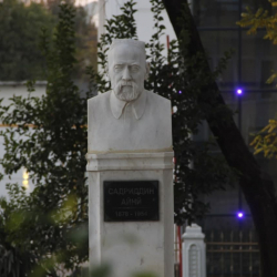 Тажикстан интеллигенциясы президентти - Душанбедеги Айнинин үй-музейин түрттүрбөөгө чакырууда