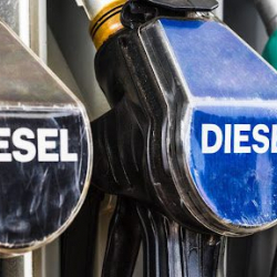 Бишкектеги айрым май куюучу жайларда дизель майы калбай калды. Компания анын себебин айтты