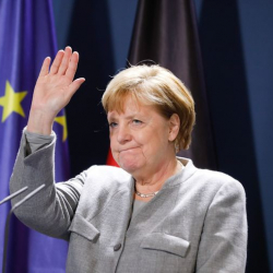 Карызга белчесинен батып жатат. Кетер чакта Меркелге олуттуу айып тагылды