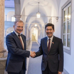 ФОТО - Посол КР в Австрии встретился с губернатором федеральной земли Верхняя Австрия