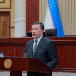 Өзбекстанда саламаттык сактоо министрлигин мурда издөөдө жүргөн киши жетектейт