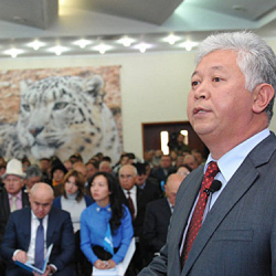 Кыяз Молдокасымов: «Түрк тилдүү өлкөлөр бир тилди орток тил болсун десе, уюмдун иши да, күнү да бүтөт»