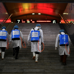 Коронавирустун жаңы штаммынан улам дүйнө дүрбөлөңгө түшүүдө