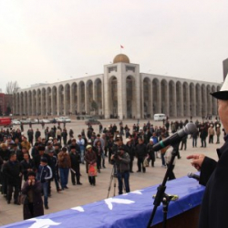 Оппозиционные партии намерены выйти сегодня на митинг к зданию ЦИКа