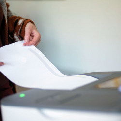 Бюллетендер качан кол менен саналып бүтөт?