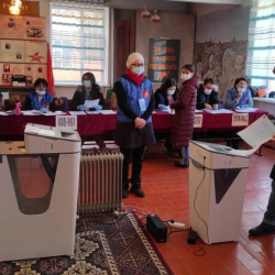 Добуштарды кол менен саноо: 17:10гө карата кайсы партия өттү?