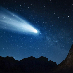 Кыргызстандыктар 200 миң жылда бир учкан эң жарык кометаны көрө алышат