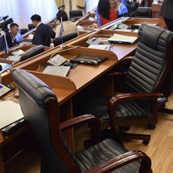 Бул жолу парламентке кайсы партиялар өтөт?