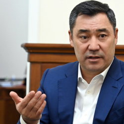 Садыр Жапаров Текебаевдин эмнеге сабалганын айтты