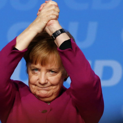 Меркелдин адамдарды кыжырданткан касиети кайсы?