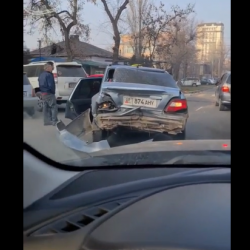 ВИДЕО - Бишкекте 4 унаа катышкан жол кырсык болду