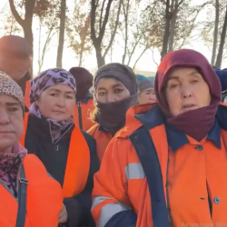 ВИДЕО - Тазалык кызматкерлери айлык акынын кармалышына нааразылык билдирди