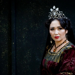 СҮРӨТ - Альбина Имашева: “Жолдошум чечкиндүүлүгү менен мени арбап алды...”