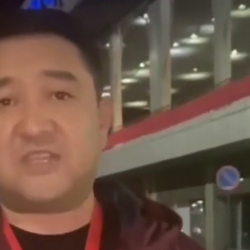 ВИДЕО - Бактыбек Калмаматов түндө аэропортто кармалып, УКМКга жеткирилди