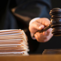 ЖК Жогорку соттун судьясын убактылуу кызматтан четтетти