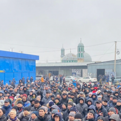 ВИДЕО - “Дордой” базарынын соодагерлери ККМге каршы акция өткөрүүдө