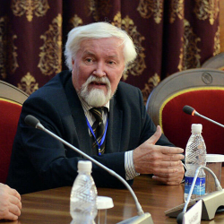 Некролог – Көрүнүктүү окумуштуу, тарых илимдеринин доктору Юлий Худяков каза болду