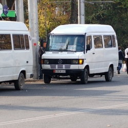 Бишкекте дагы 4 маршрутканын каттаган жолу өзгөртүлдү