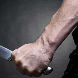 Баткенде мектептин директору бычакталып каза болду