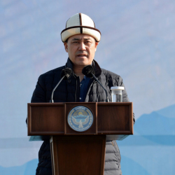 Садыр Жапаровдун эмгек өргүүсү аяктады