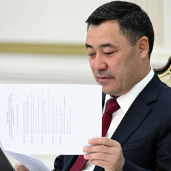 Ректор: Садыр Жапаров КРСУда окуп, дипломдук ишин мыкты жактаган