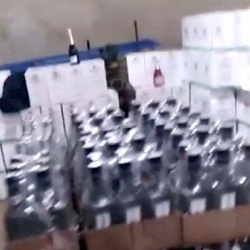 ВИДЕО - Сокулукта күмөн жараткан 50 миң бөтөлкө ичимдик сакталган кампа табылды