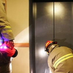 Бишкекте лифтте калган 45 адам куткарылды