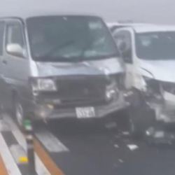 Япониядагы жол кырсыгынан 23 адам жаракат алды