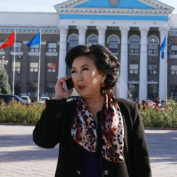 Сонунбүбү Кадырова: «Соттордун айлыгын канчалык жогорулатсаң деле тойбойт»