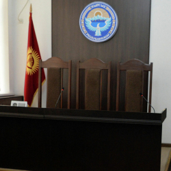 Жогорку сот менен Конституциялык соттун төрагалыгына талапкерлердин аты аталды