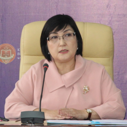 Бакирова менен Дүйшеевдин кызматтан кетүү арызын ЖК канааттандырды