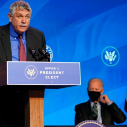 АКШ президентинин кеңешчиси кызматынан чегинди