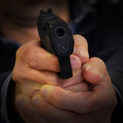 Санкт-Петербургда кыргызстандык жигитти башына атып кетишкен