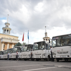 Өкмөт 2 миң автобус сатып алууга каражат тапты
