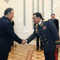 Курманбек Бакиев: Молдомуса Ташболотович элдин эсинде чыныгы генерал катары эскерилип жүрөөр арманга айланды...