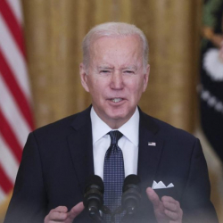 Байден орус аскерлери чек ара аймактарынан чыгып кетип жатканын төгүндөдү