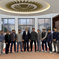 Улукбек Марипов Эр-Рияд шаарында жашаган КР жарандары жана студенттер менен жолукту