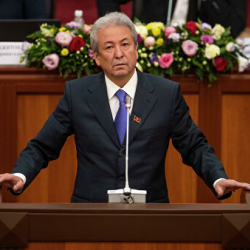 Кой терисин жамынган карышкыр. Токторбаев менен Мадумаровдун ортосунда оозеки чыр чыкты