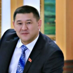 Депутат Русланбек Жакышов: “Биз эмес, Түркия дагы каражатты валюта эмес, алтын менен сактоого өтүүнү сунуштайт”