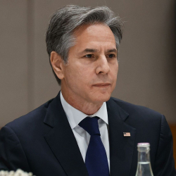 Блинкен: «Орусия менен дипломатиялык сүйлөшүүнү улантууга АКШ даяр»