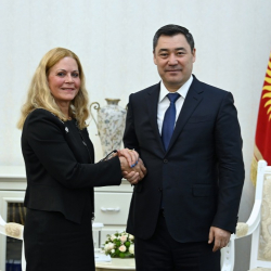 Садыр Жапаров Германиянын элчиси Габриела Гелилди кабыл алды